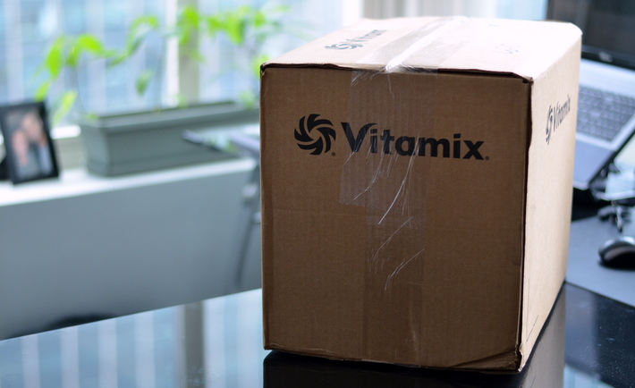 vitamix 7500 in cardboard box