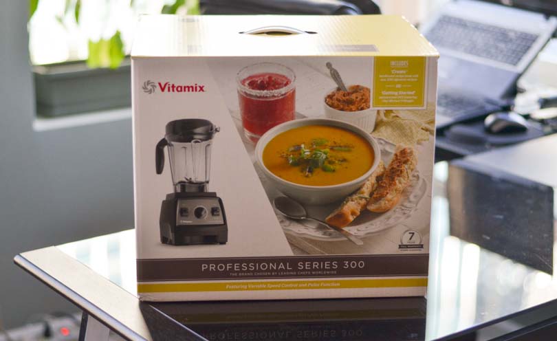 Picture of front of Vitamix Pro 300 box-3