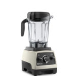 A Vitamix Pro 750 in front of a white background.