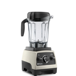 A Vitamix Pro 750 in front of a white background.