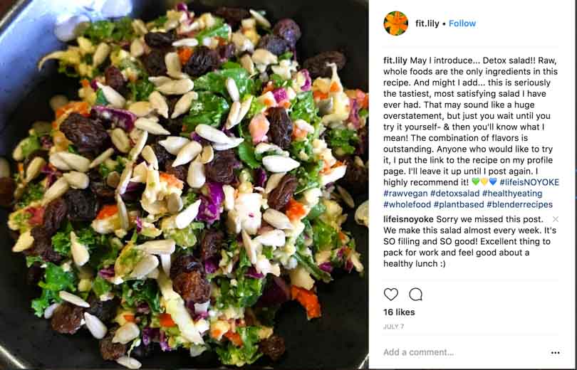 @fit.lily on instagram shows her noyoke detox salad.