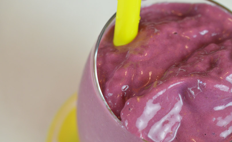 Raspberry lemonade smoothie featured by Life is NOYOKE