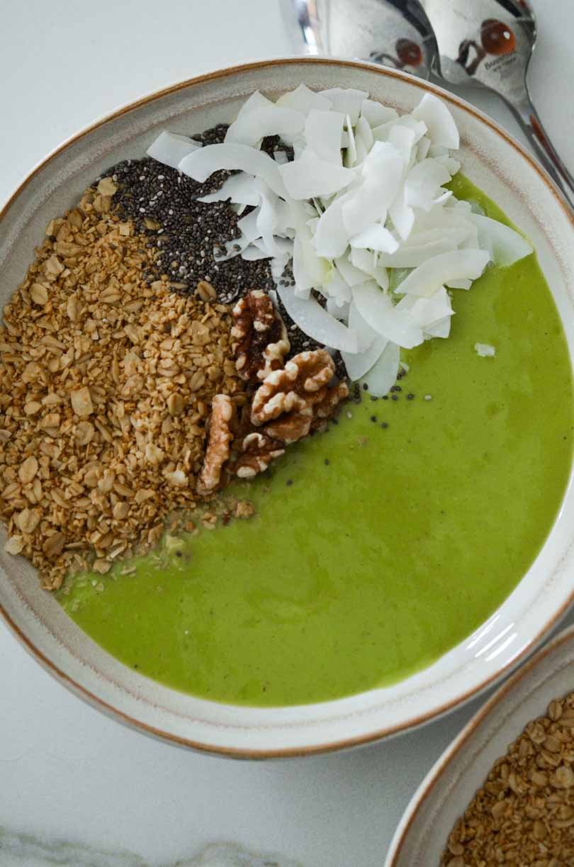 Simple green smoothie bowl.